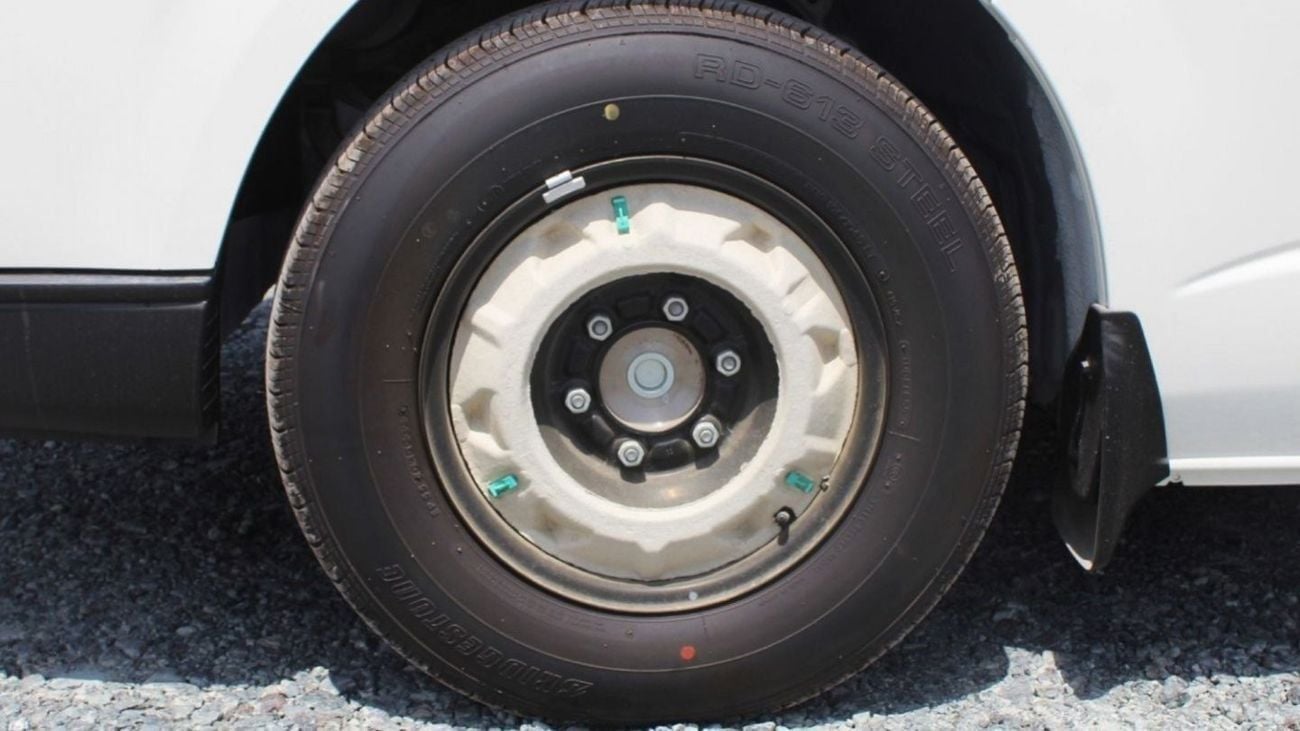 Toyota Hiace TOYOTA HIACE 2.5L BUS 15-SEATS A/C