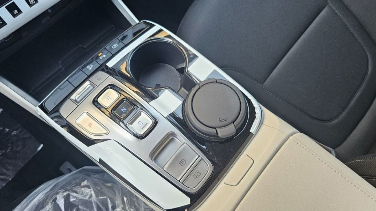 Hyundai Tucson Hyundai Tuscon 1600cc PETROL MO 4X2 WITH PANORAMIC SUNROOF (EXPORT ONLY)