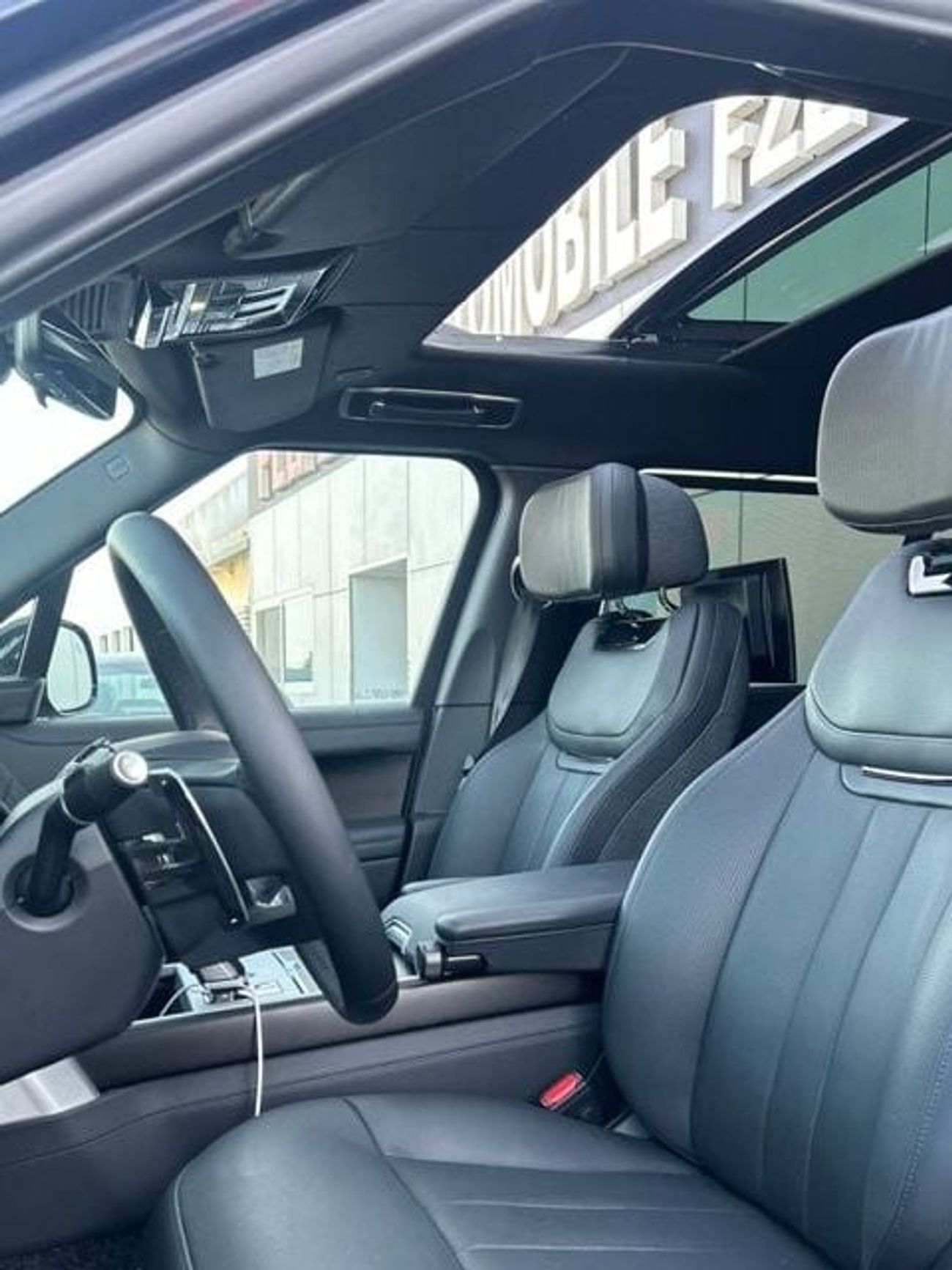 Land Rover Range Rover Range Rover SV 2024 | Limousine | Full Option