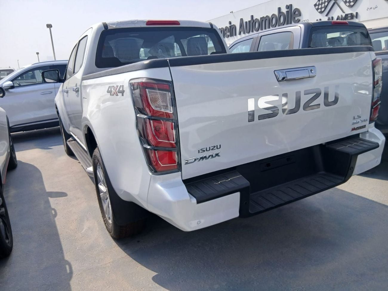 إيسوزو D ماكس
