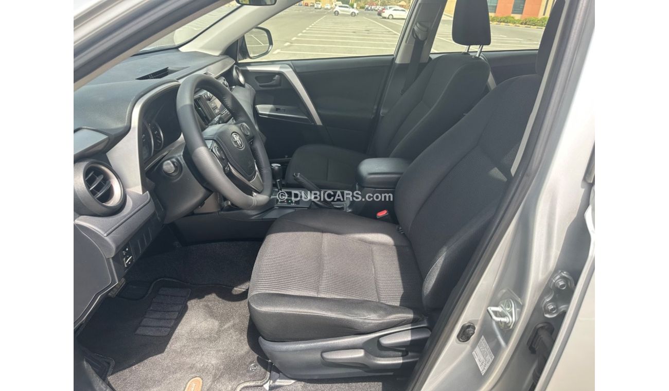 Toyota RAV4 EX MODEL 2016 GCC CAR PREFECT CONDITION INSIDE AND OUTSIDE LOW MILEAGE original paint