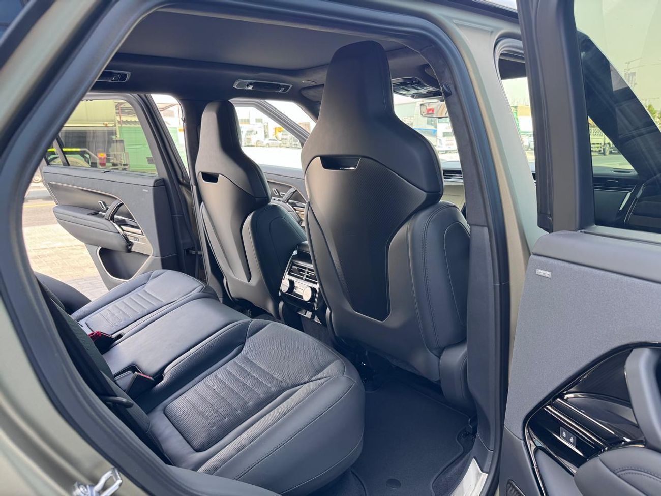 لاند روفر رينج روفر سبورت SV Edition One P635 4.4L