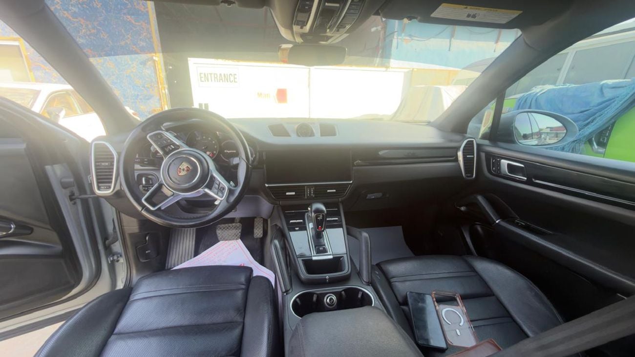 Porsche Cayenne S 2.9L (440 HP)