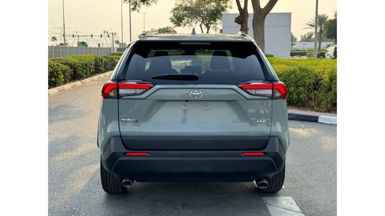 Toyota RAV4 2020 XLE SUNROOF PUSH START AWD US SPEC