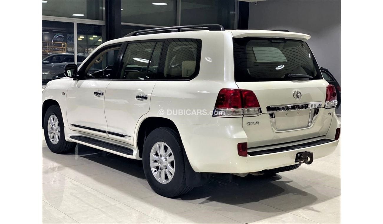 Toyota Land Cruiser TOYOTA LAND CRUISER 2011 GXR V6 GCC WITH SUNROOF