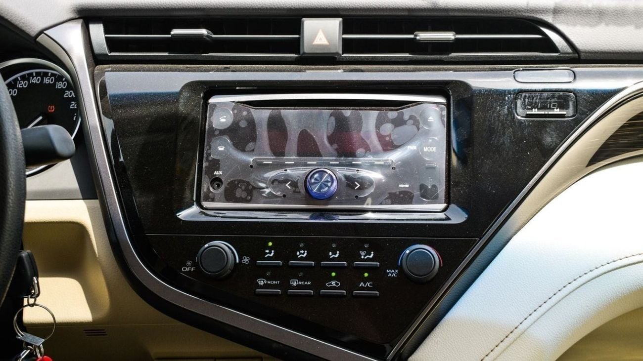 تويوتا كامري ECT0005 - Toyota Camry LE - 2.5L - Petrol - White