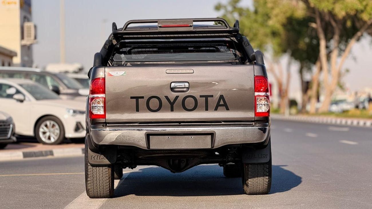 Toyota Hilux PREMIUM BULL BAR WITH LED LIGHTS | 2015 | 3.0L DIESEL ENGINE | AUTOMATIC TRANSMISSION | RHD | DOUBLE