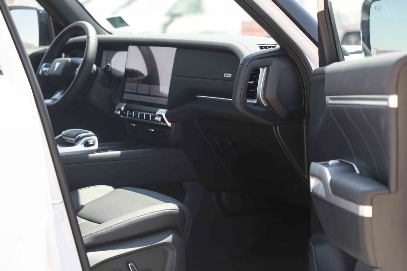 Changan Deepal G318 2024 Changan Deepal G318 Comfort - Plug-in Hybrid - White inside Black