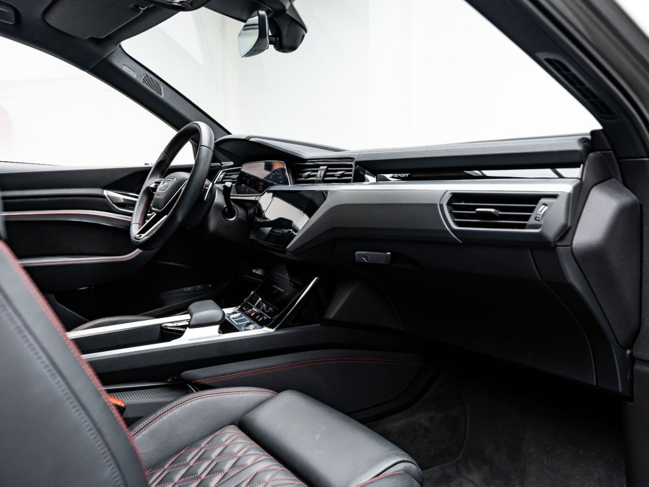 أودي Q8 إي ترون 55 quattro S Line