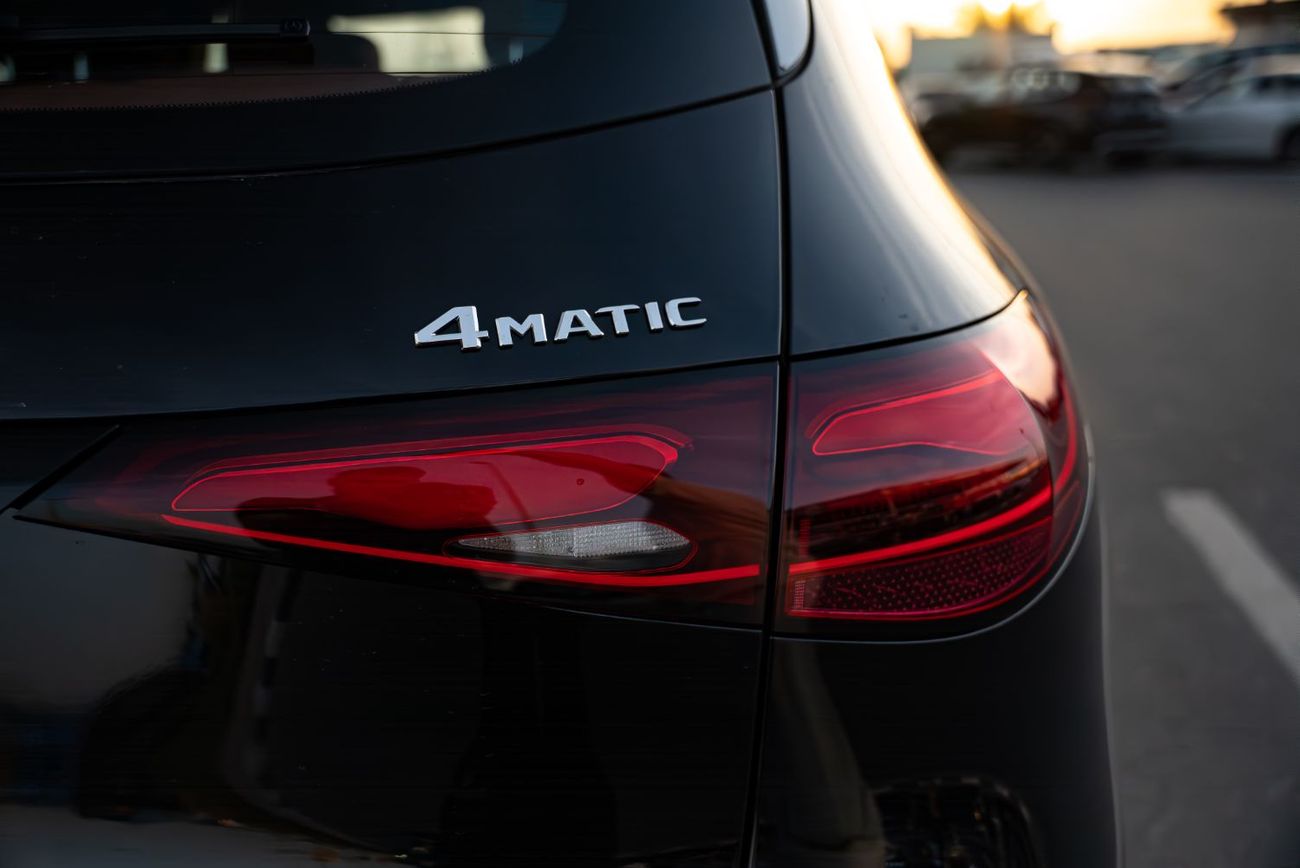 مرسيدس بنز GLC 300 Mercedes-Benz GLC 300 4Matic