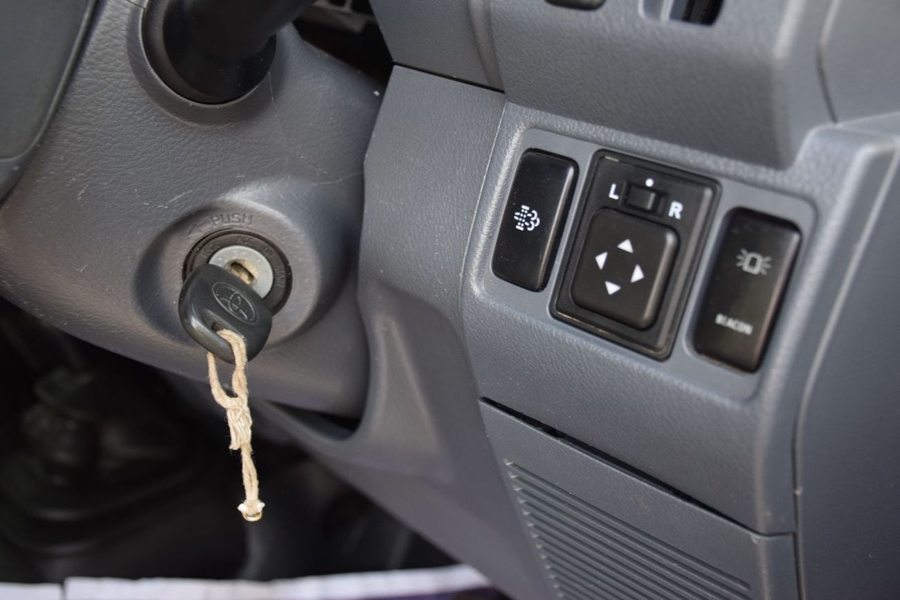 Toyota Land Cruiser Pick Up 4.5L Diesel V8 Right Hand Drive (Export Only)