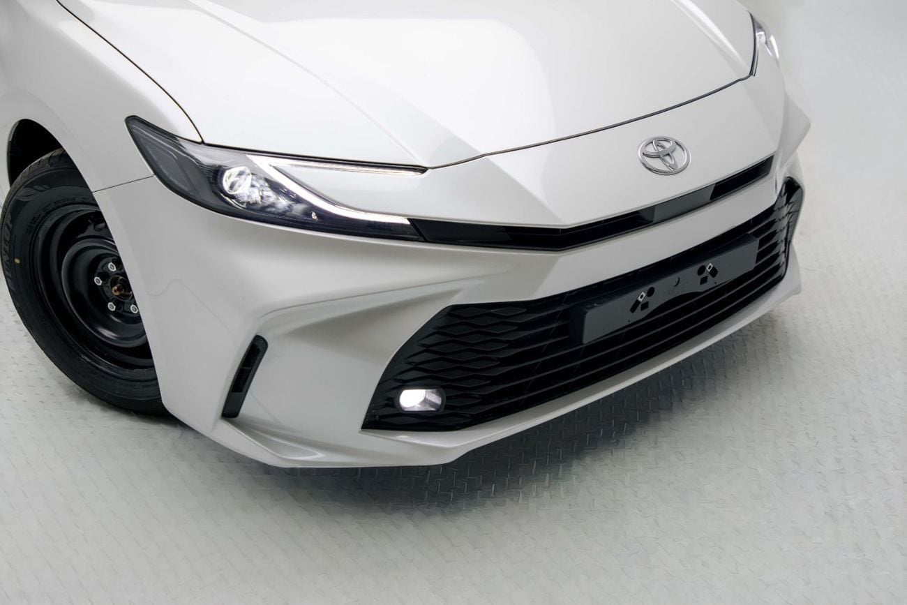 Toyota Camry LE HEV 2.5L - Platinum White Pearl Inside Beige | Export Only