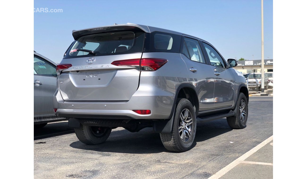 تويوتا فورتونر Fortuner GX 2.7L 4x2 silver 2022 mid  AT