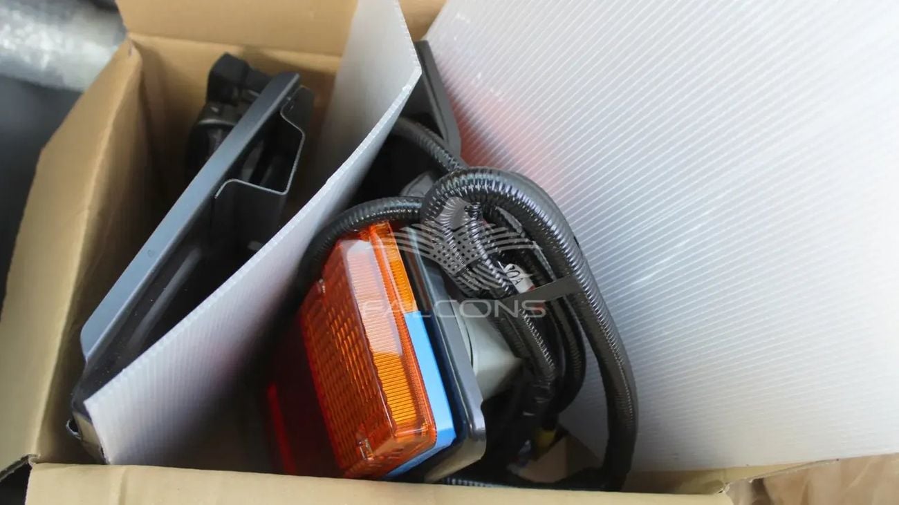 هينو 700 HINO/XZU 710L/6.5 TON 300S Wide cab 4X2