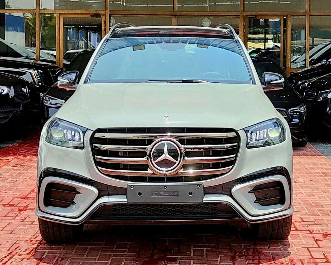 Mercedes Benz GLS450 4MATIC DARK SERIES Full Option Under Warranty 2026 GCC