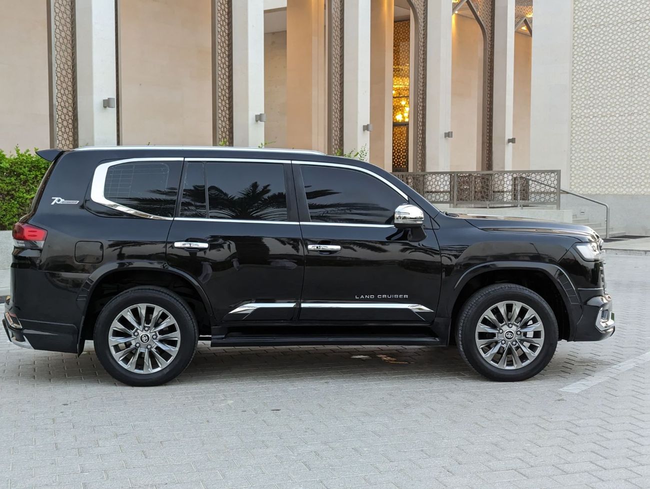 Toyota Land Cruiser Toyota Landcruiser 2014 LHD facelifted 2025 black colour exterior and interior colour beige 8 seater