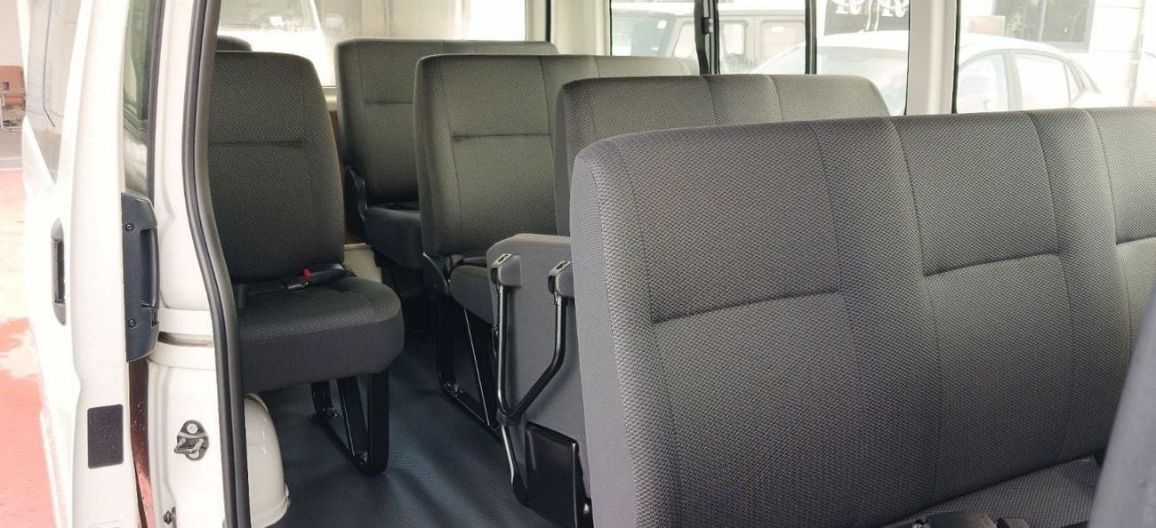 Toyota Hiace DLS - STD ROOF Toyota HiAce Standard roof 2.5L Diesel MT 2025YM
