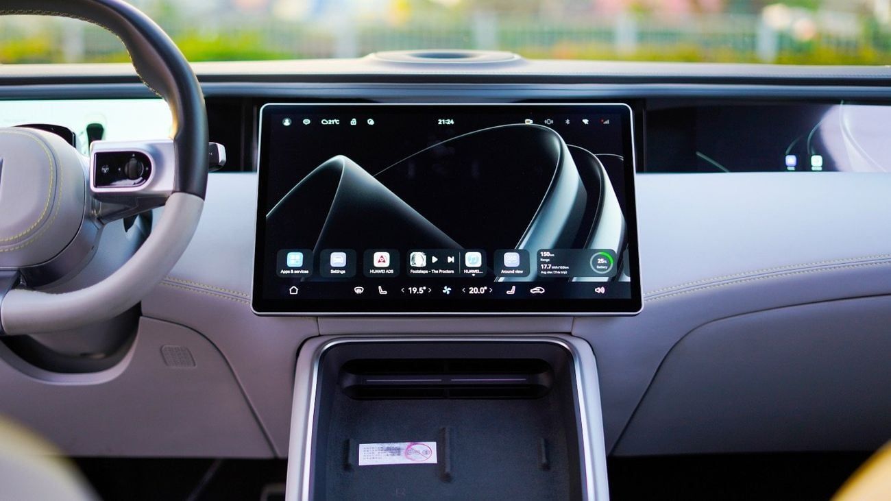 أفاتر 11 Premium AWD