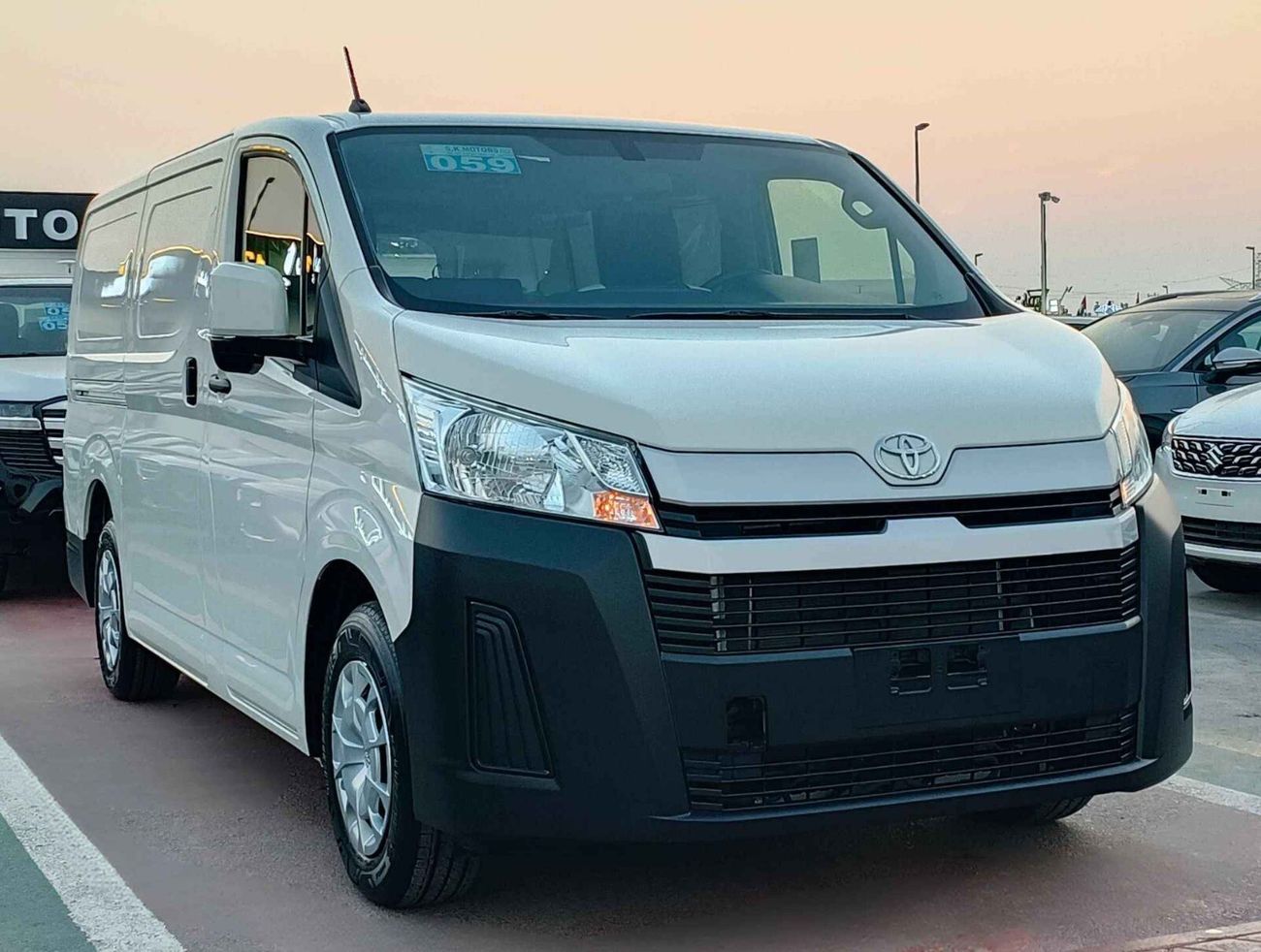 تويوتا هاياس Standard Roof, Cargo Van, 3.5L V6  Petrol, M/T, New Shape
