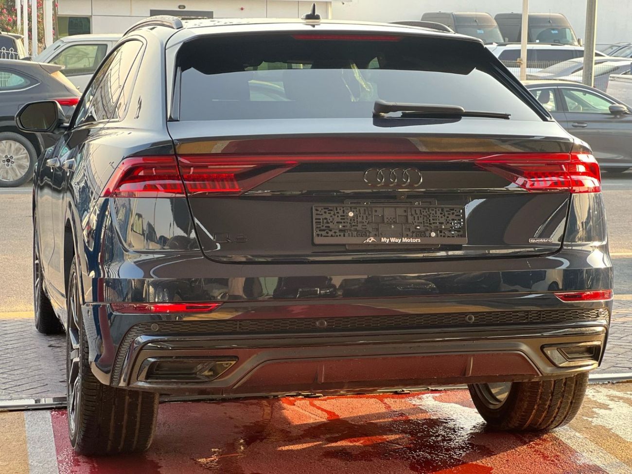Audi Q8 2023-Audi Q8 55 TFSI Quattro-SLINE