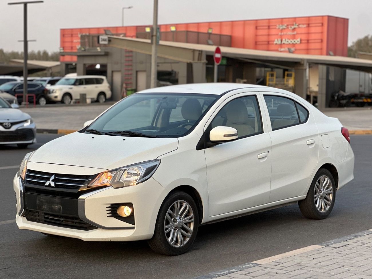 Mitsubishi Attrage GLX