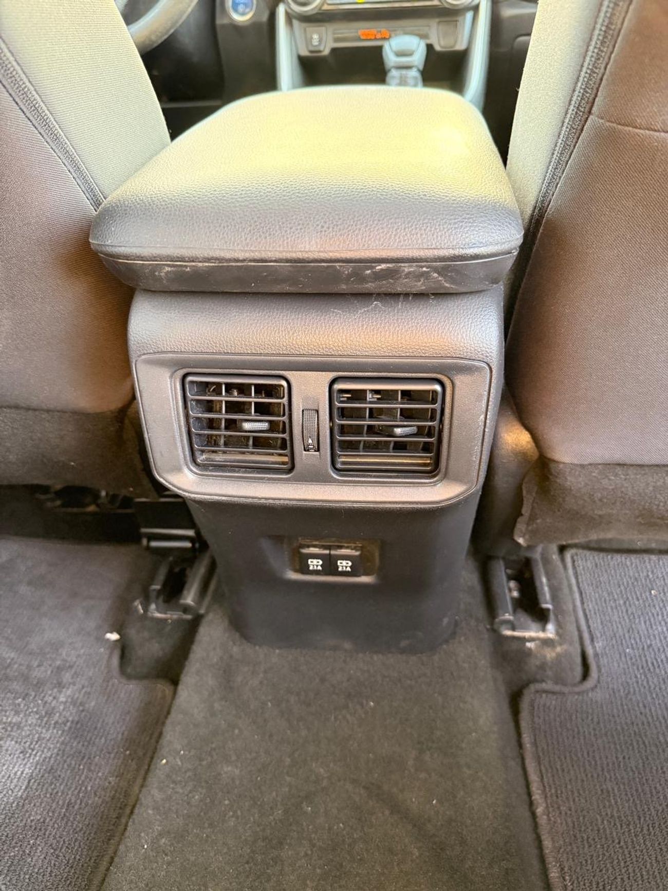 Toyota RAV4 XLE 2.5L hybrid Full option