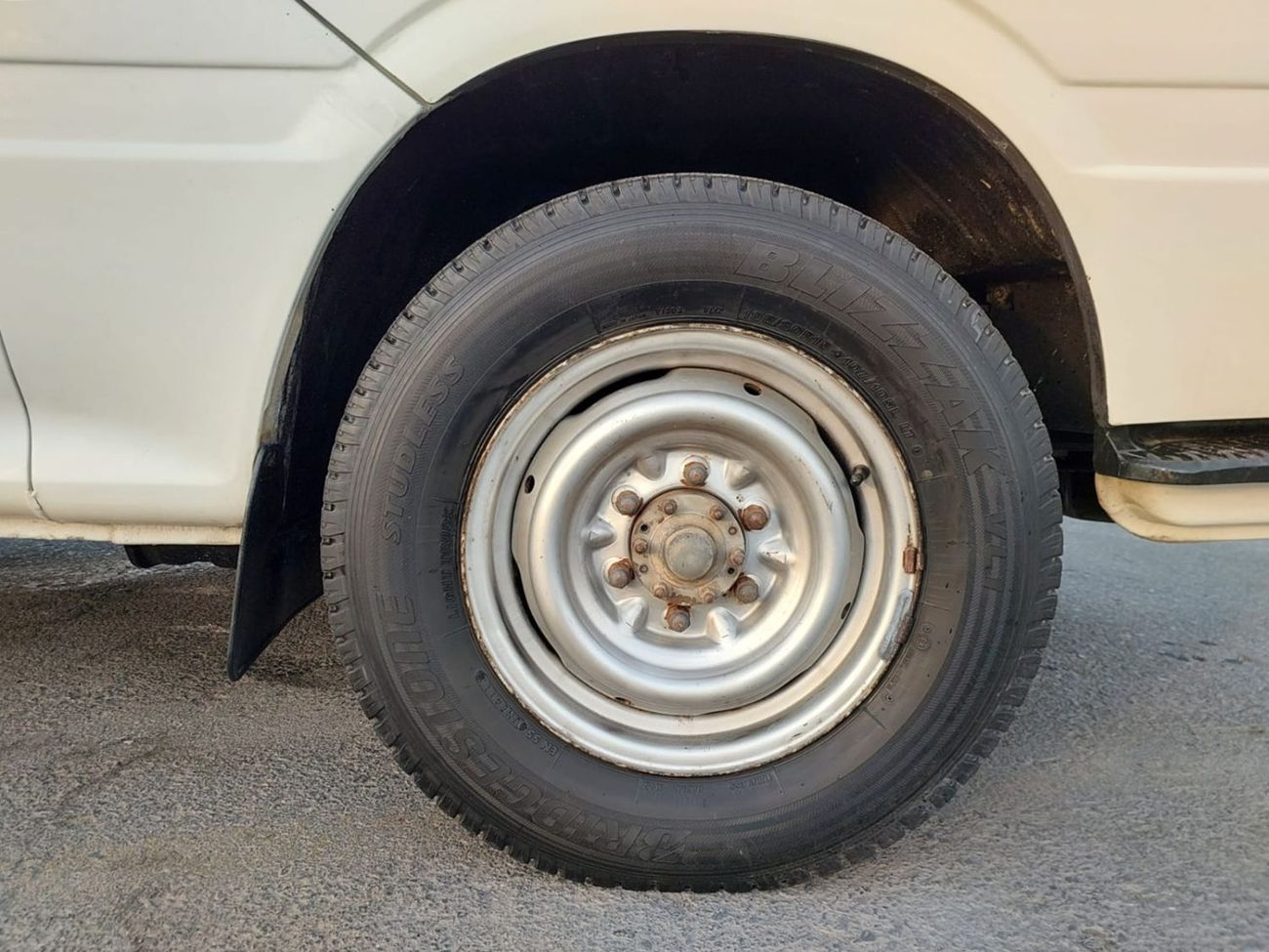 تويوتا هاياس TOYOTA HIACE COMMUTER VAN RHD 2003 MODEL 3.0 L DIESEL AUTOMATIC(PM03773)