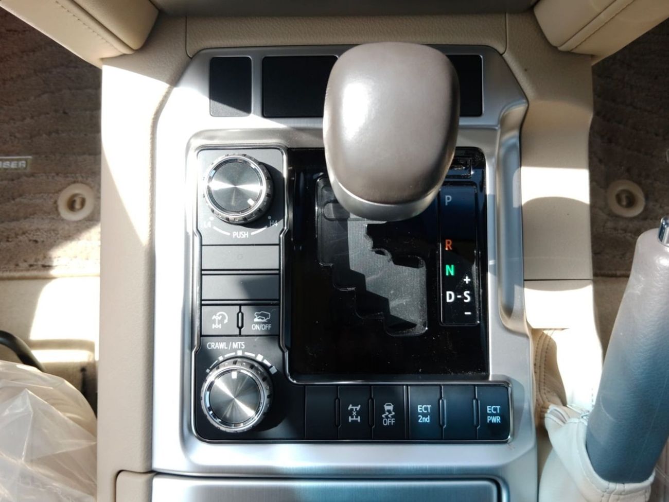 تويوتا لاند كروزر TOYOTA LAND CRUISER RIGHT HAND DRIVE(PM42327)