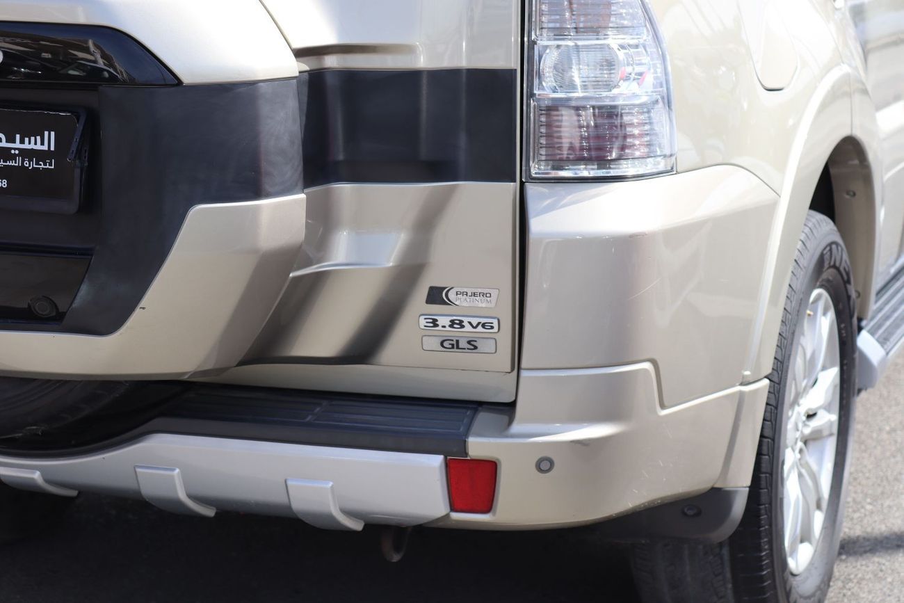 ميتسوبيشي باجيرو بلاتينوم خليجي - خاللية من الحوادث - مكينة 3800 سي سي - فل كامل - بحالة ممتازة من الداخل والخارج