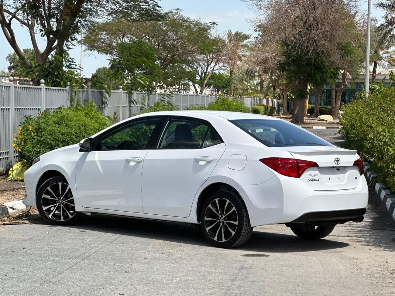 تويوتا كورولا Year: 2017  SE Engine: 1.8L V4 UAE Pass