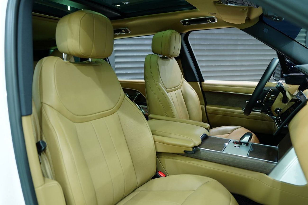 لاند روفر رينج روفر SE P400 2025 Range Rover Vogue P400 SE LWB, 7-Seater, Deployable Side Steps, Panoramic Roof!!