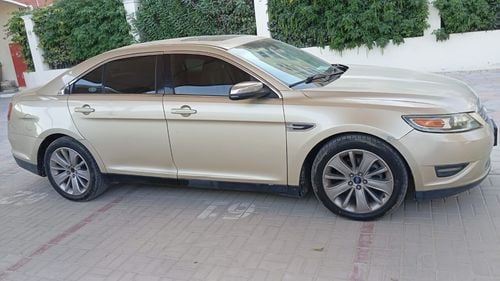 Ford Taurus 1FAHP2FW5BG152345