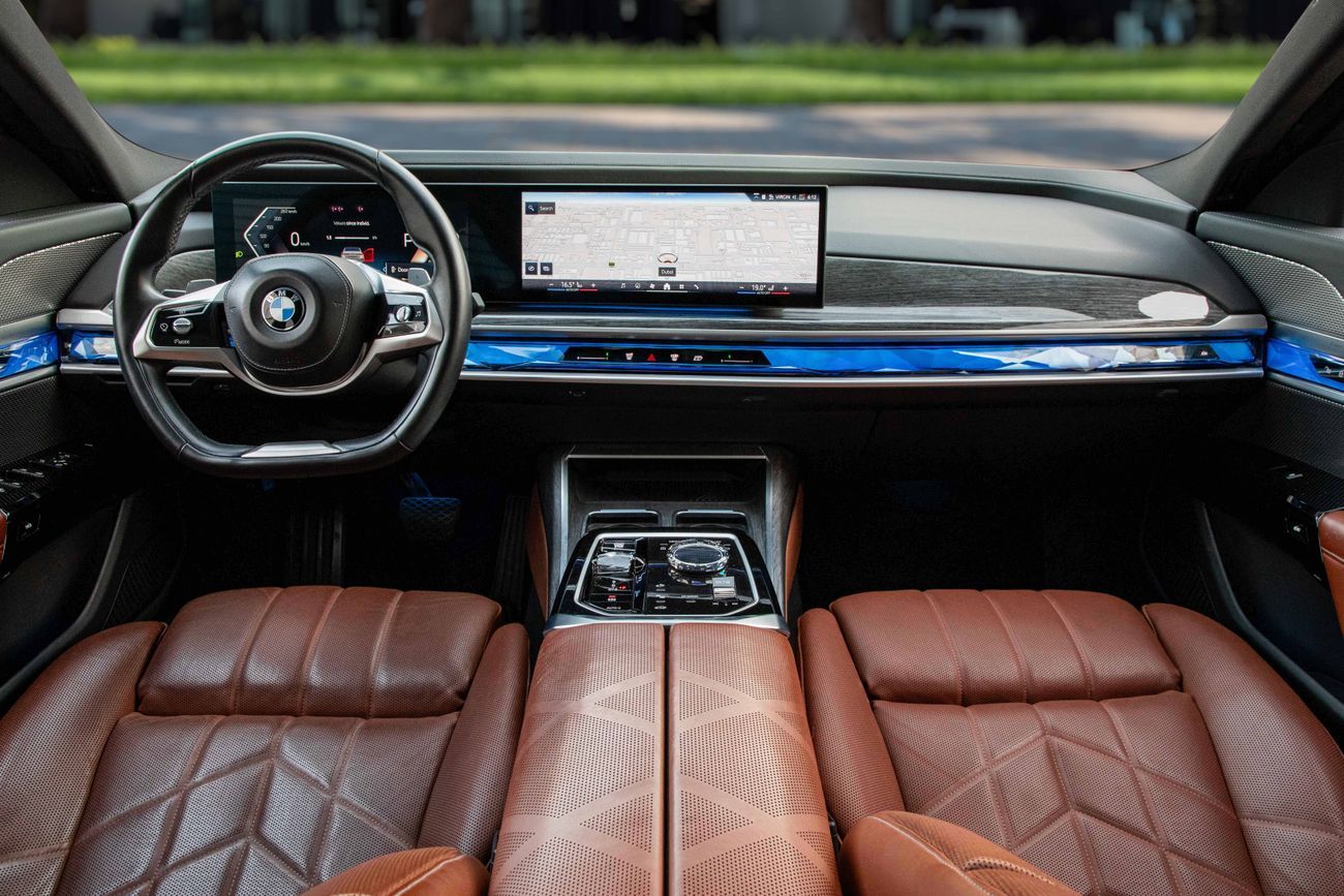 بي أم دبليو 735i 735 | 5,190 P.M | 0% Downpayment | BMW SERVICE HISTORY | UNDER WARRANTY!