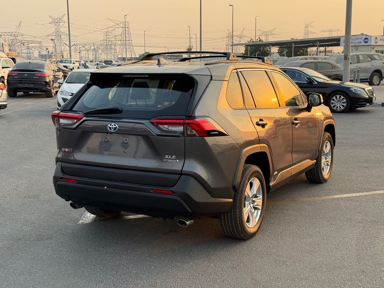 تويوتا راف ٤ XLE 2.5L