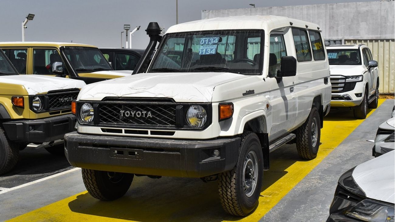 Toyota Land Cruiser 70 4.0L V6 Petrol Auto transmission