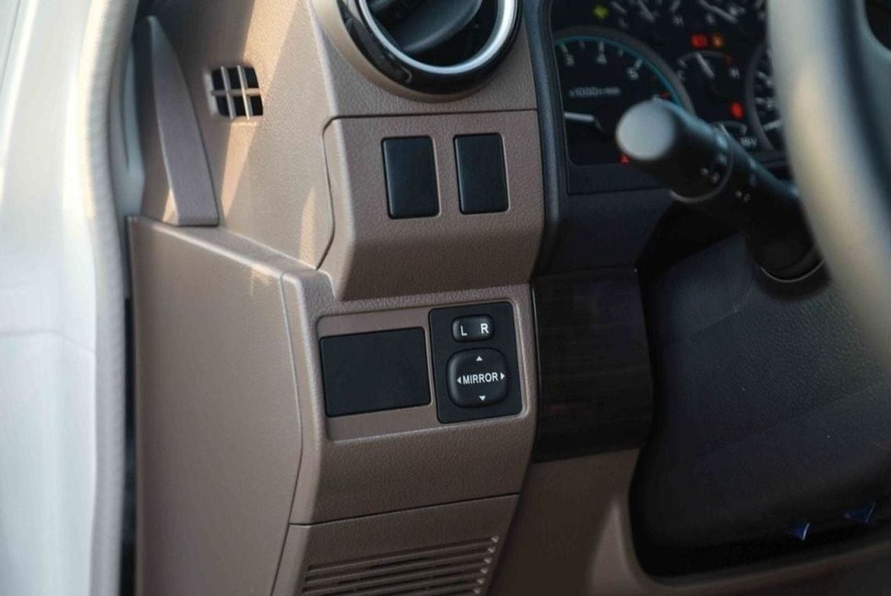 Toyota Land Cruiser 70 2024 Toyota LC71 4.0 Hard Top - White inside Sadlle Tan | Export Only