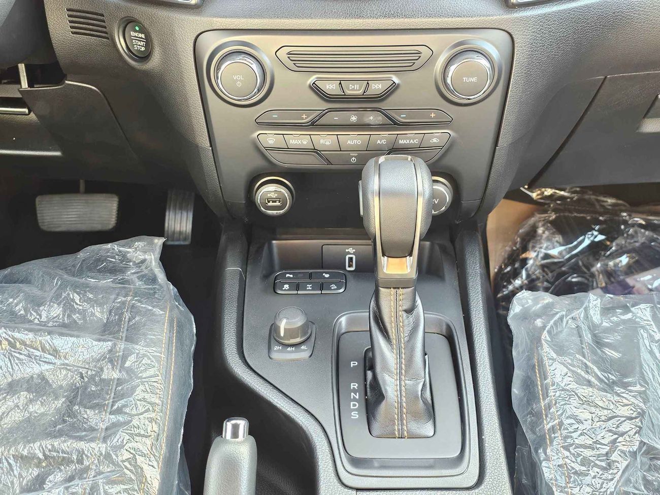 Ford Ranger WILDTREK TURBO, A/T / 2.0L V4 PETROL / 360* CAMERA AND MUCH MORE (CODE # 67965)