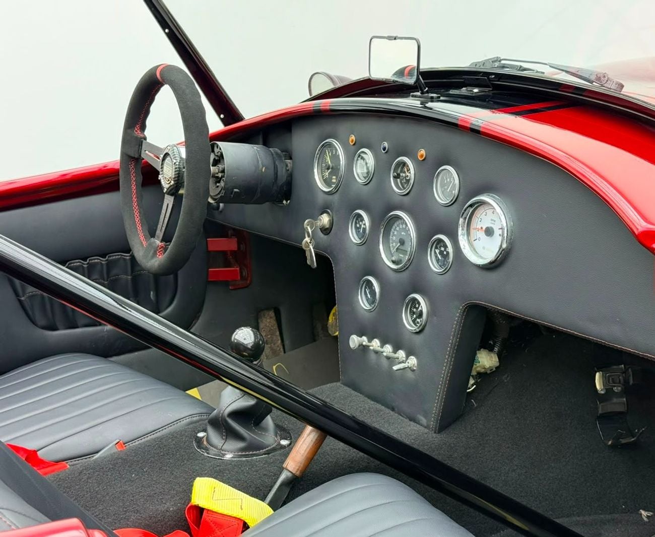 Ford Shelby Cobra 1965 Ford Shelby Cobra, Excellent Condition, Deep Bucket Seats, Smiths Analog Gauges, American Specs
