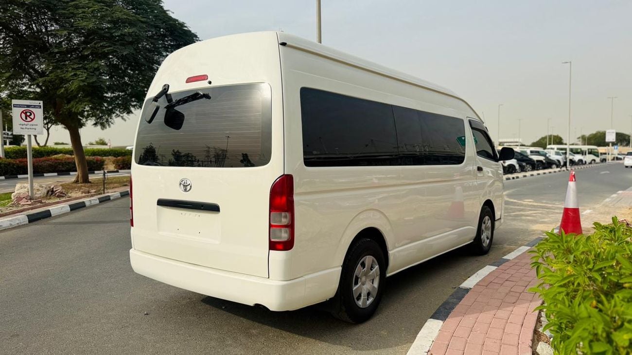 Toyota Hiace 2009 | RHD | 3.0L DIESEL ENGINE | MANUAL TRANSMISSION | 14 SEATERS | 2WD |