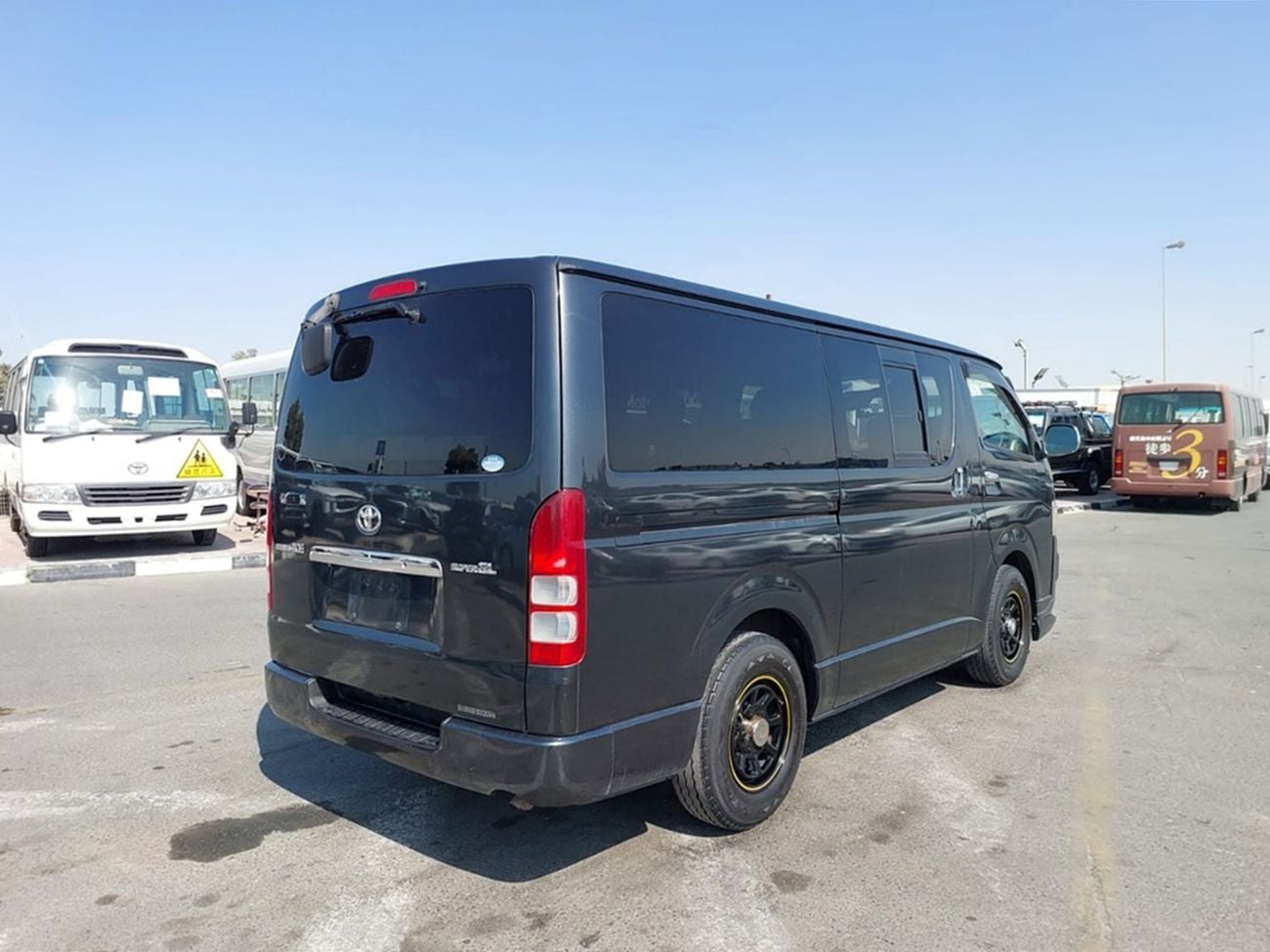 تويوتا هاياس (RAMADAN OFFER) TOYOTA HIACE VAN RHD 2005 MODEL 2.0 L PETROL AUTOMATIC(PM26783)