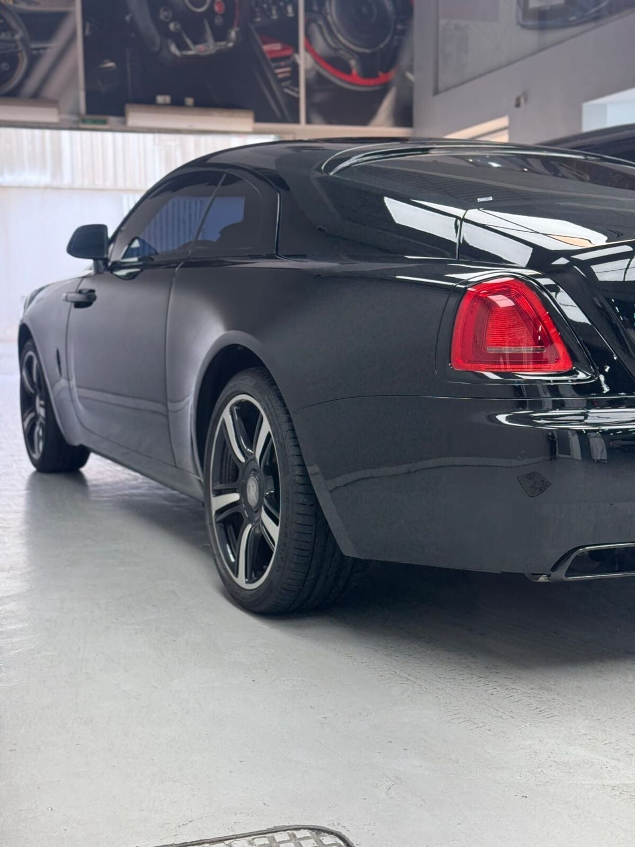 رولز رويس واريث 6.6L شارة سوداء