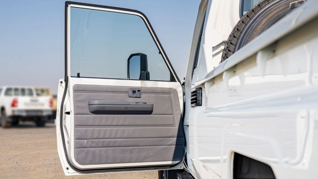 Toyota Land Cruiser Pick Up Toyota Land Cruiser Pick-up LC 79 SC 4.2L Diesel  MT MY2025