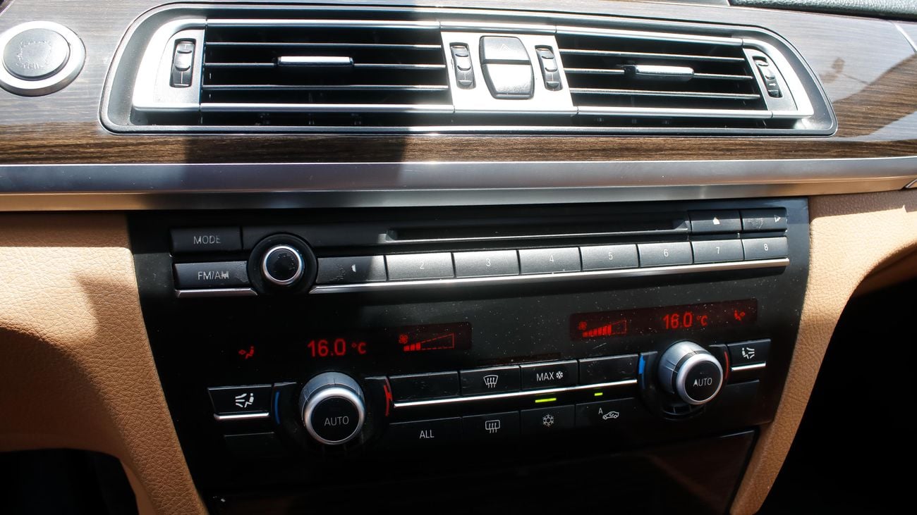 بي أم دبليو 740Li Li With 760 body kit