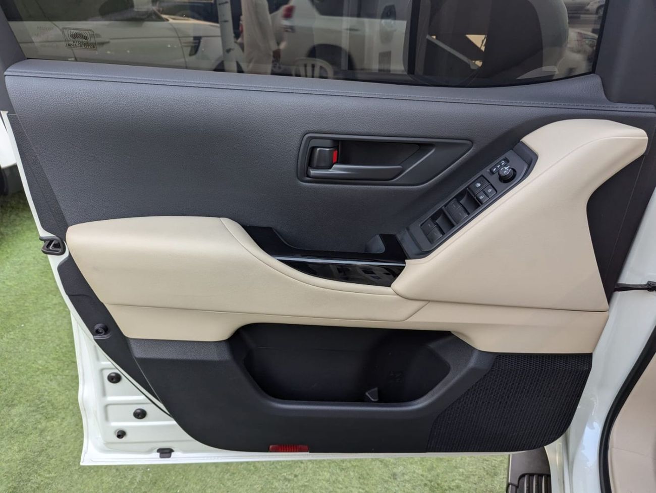 Toyota Land Cruiser GXR 4.0L Toyota land Cruiser 2023 GXR V6 4.0L clean car without accident without paint available in