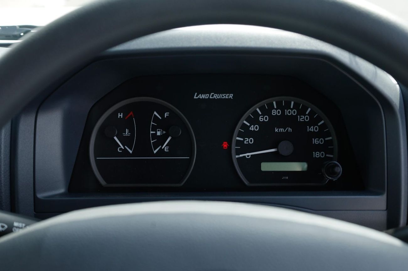 تويوتا لاند كروزر بيك آب TOYOTA LANDCRUISER 79 4.2L DIESEL 4WD DC STD MANUAL