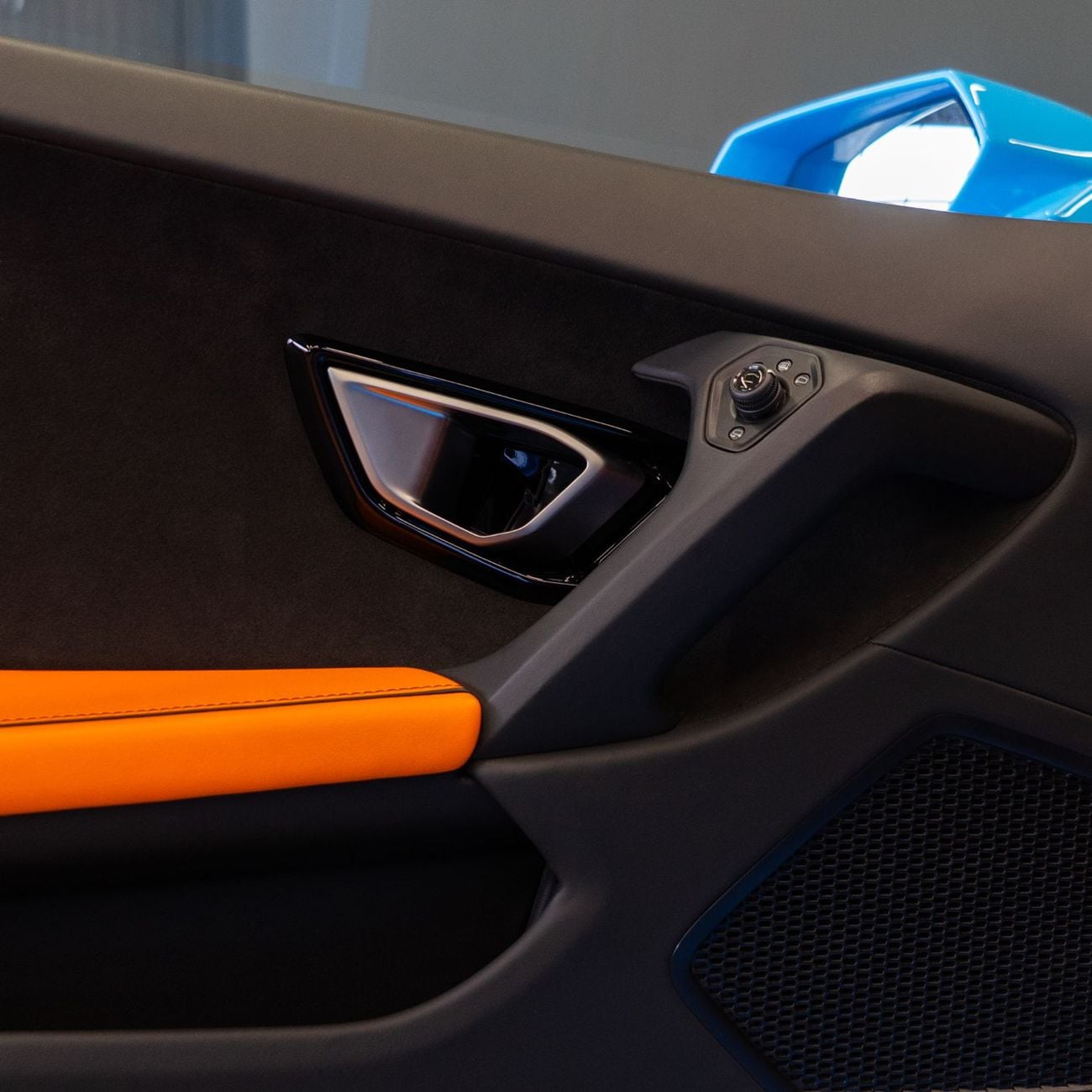 Lamborghini Huracan Evo Spyder AED 19,147 P.M • 0% Downpayment • Lamborghini Huracan EVO Spyder • 1 Year Warranty