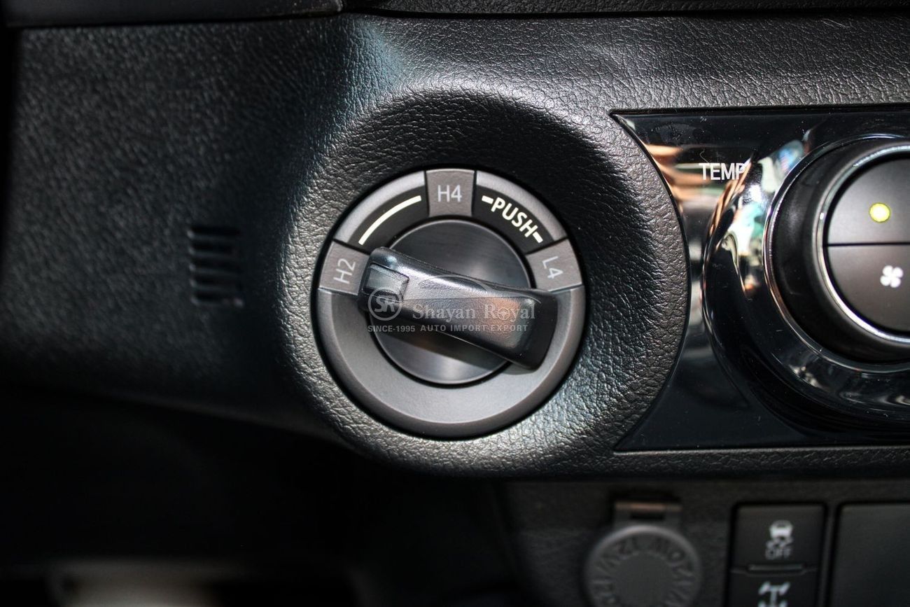 Toyota Hilux LHD 4.0L PETROL V6 4X4 DC ADVENTURE EXCLUSIVE AT 2025MY