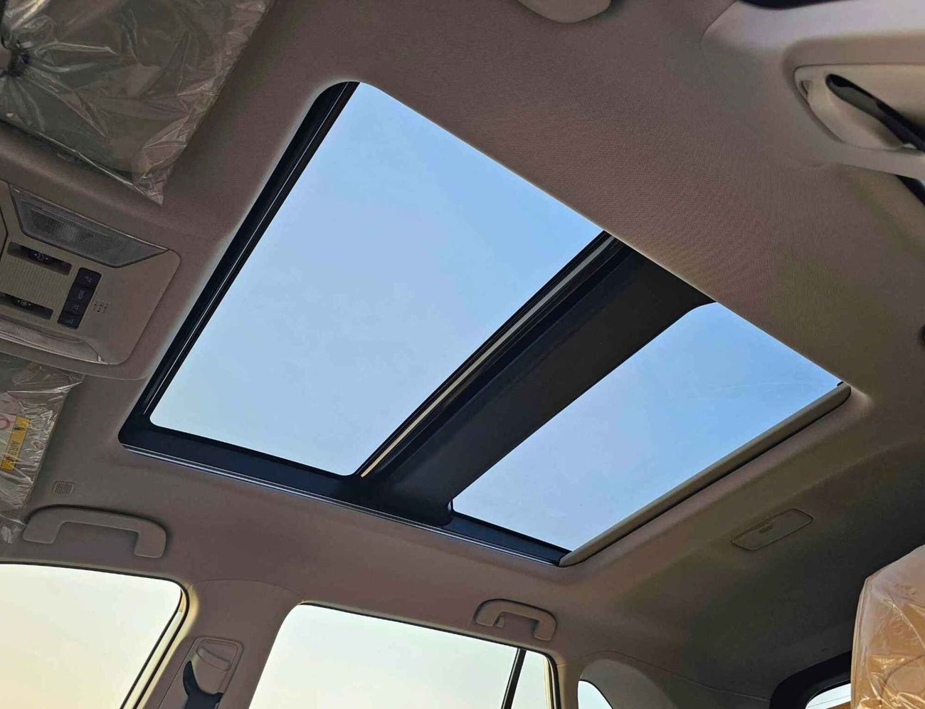 تويوتا راف ٤ Limited, 2.5L Hybrid, Driver Power Seat / Full Option With Panoramic Roof (CODE # 68055)