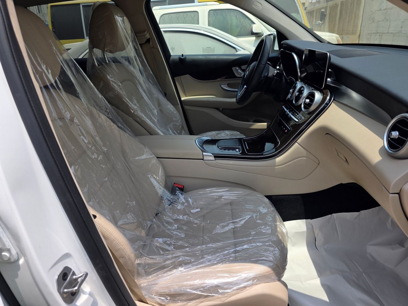 Mercedes Benz GLC 300 STD (NON GCC)