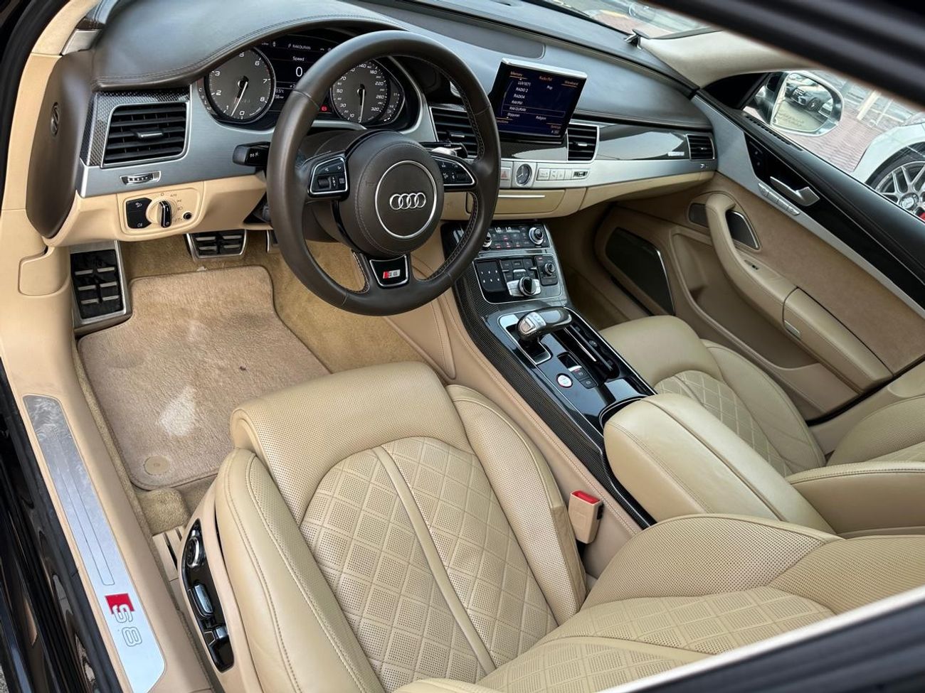 أودي S8 TFSI quattro